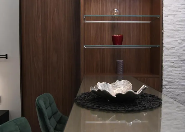 Vs Exclusive Luxury Wellness & -